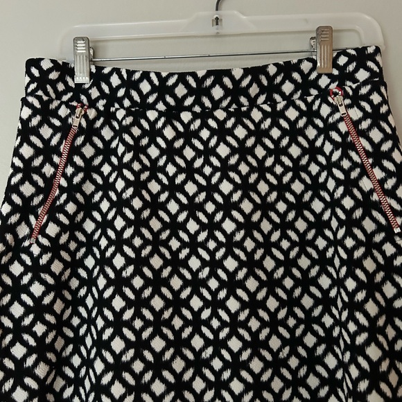 Le Lis Women's A-Line Skirt W/Zip Pockets Size L - Picture 4 of 9